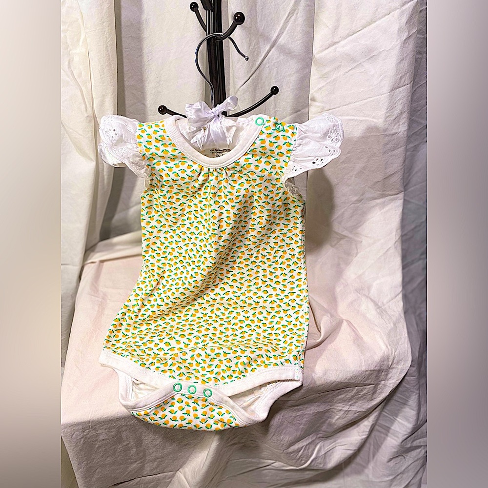 Sapling. 12-18 month baby girl petite peach pattern summer onesie. LIKE NEW.